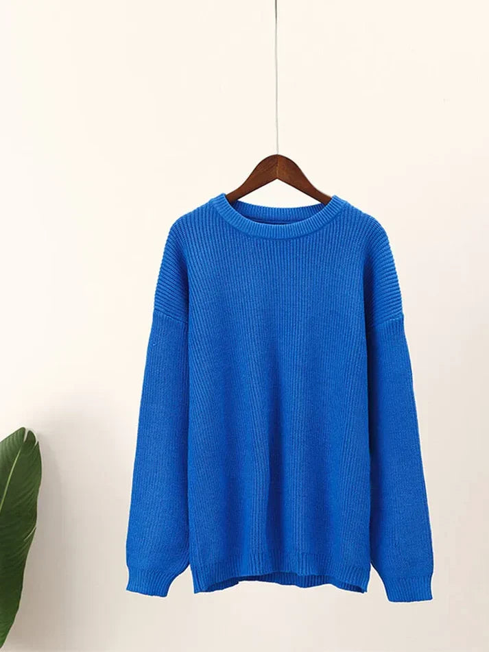 Varm vintertröja: moderiktig rund hals i minimalistisk design