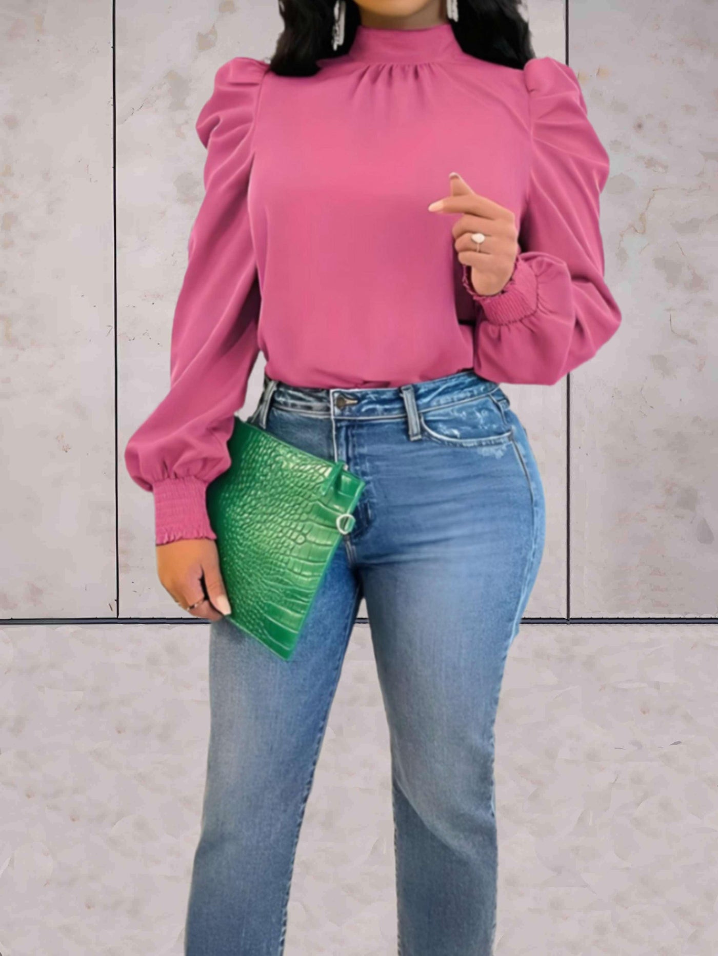 Bittany - Vackert skuren turtleneck-tröja med långa puffärmar