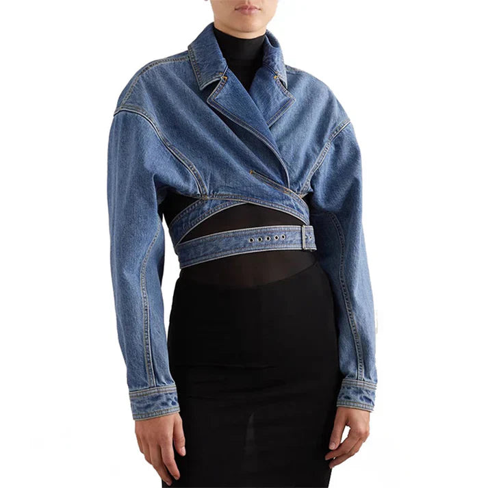 Kort asymmetrisk jeansjacka med justerbart bälte - Zoey