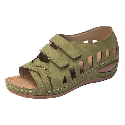 Lucy - Sandaler med Utskärningar och Kardborrband