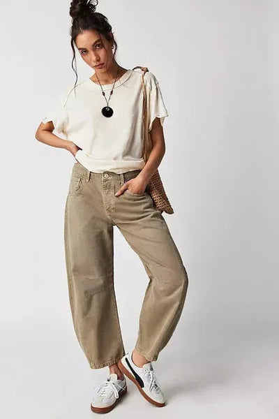 Vida damjeans i ledig stil för vintern