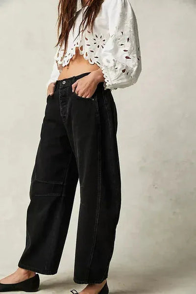 Vida damjeans i ledig stil för vintern