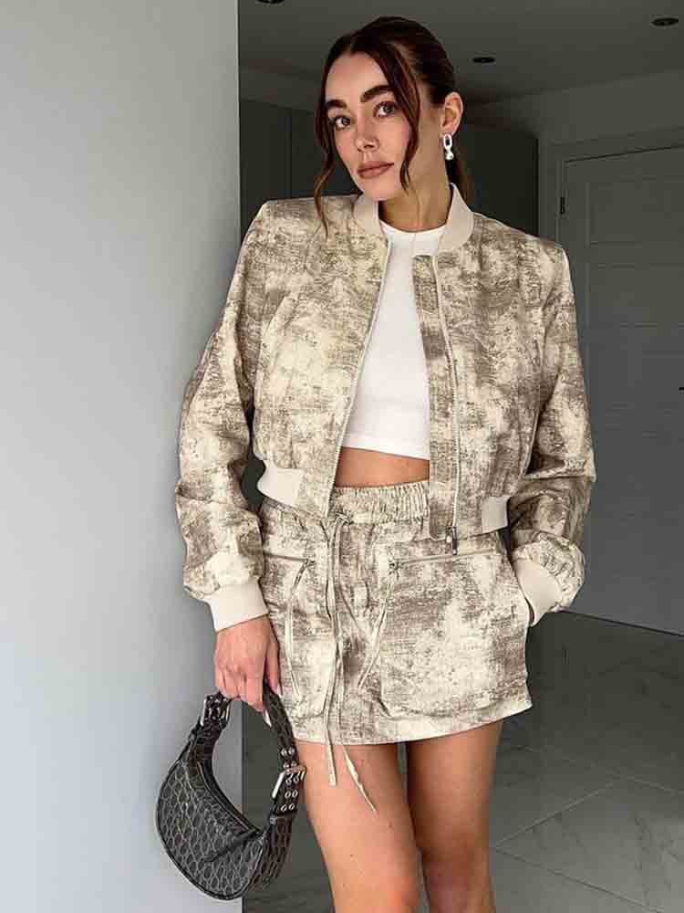 Judyth - Trendig Set med Bomberjacka och Shorts