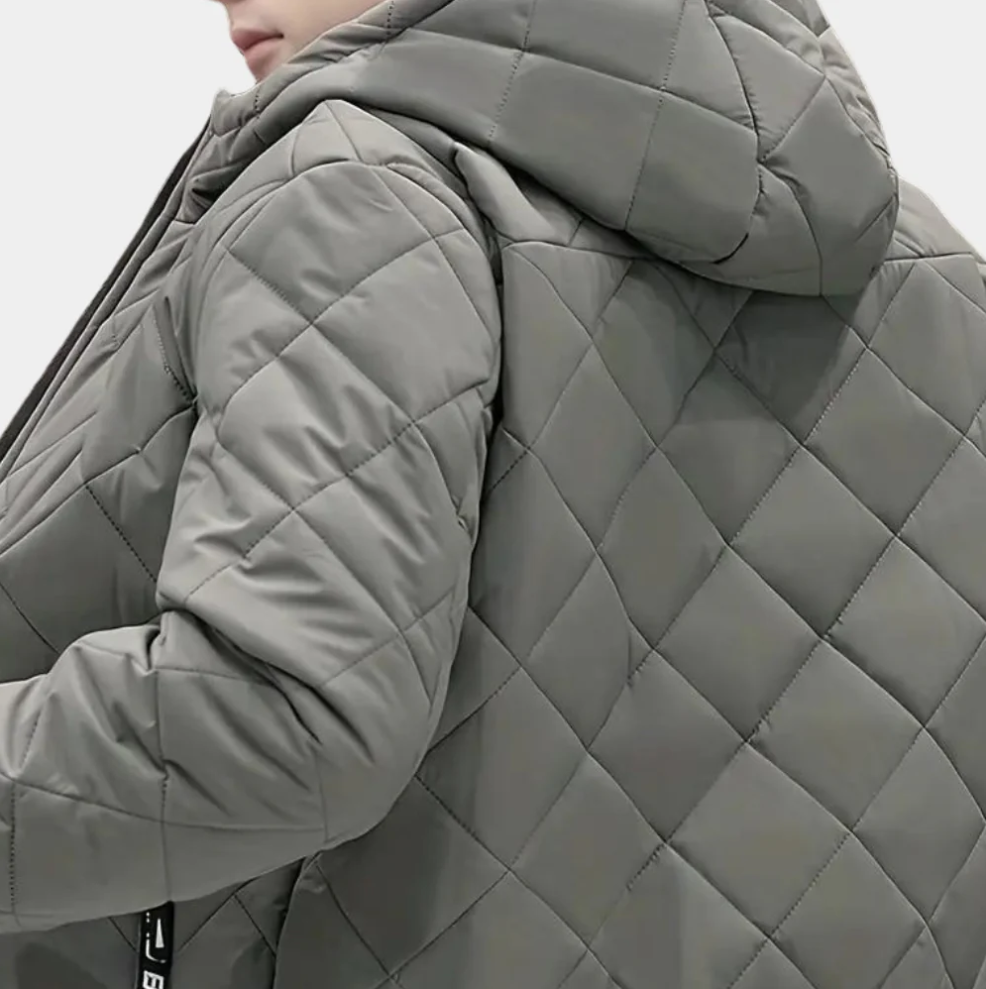 Elie – vadderad herrjacka med hel dragkedja och huva