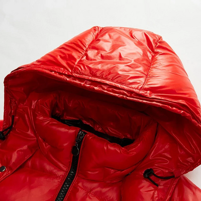 Glänsande svart dunjacka