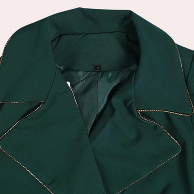 Neassa – elegant trenchcoat för kvinnor