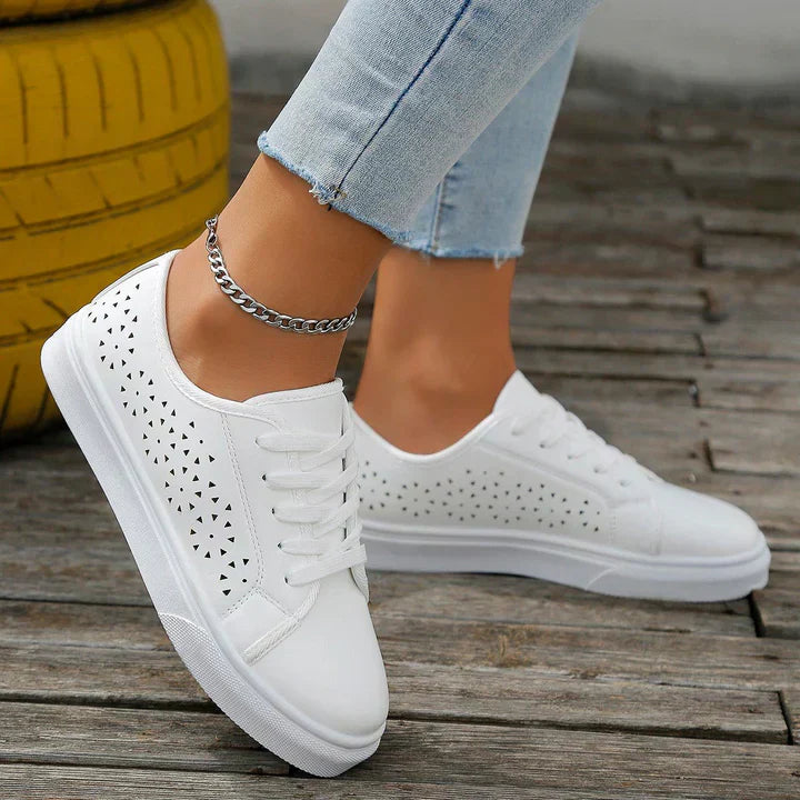 Sophia – beiga sneakers med snörning