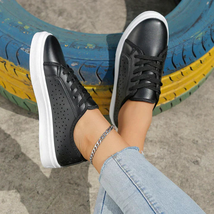 Sophia – beiga sneakers med snörning